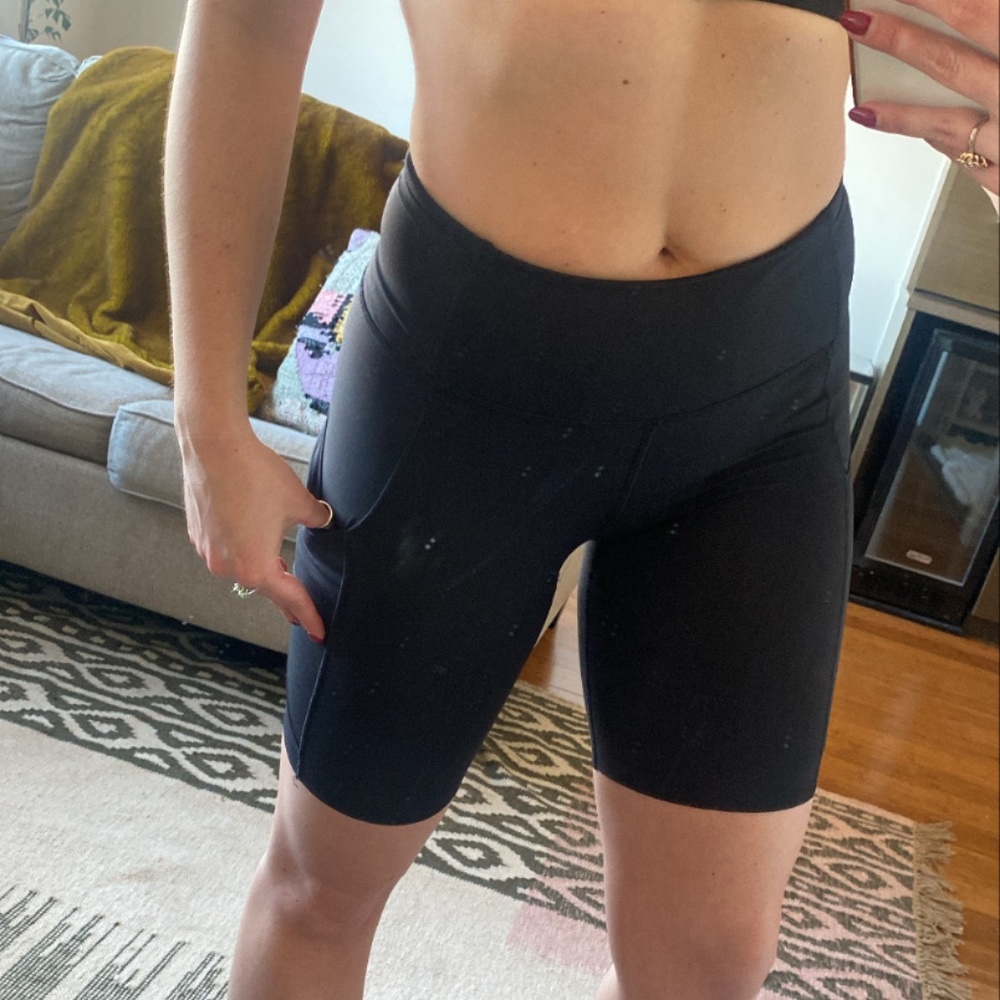 Lululemon biker shorts size 6